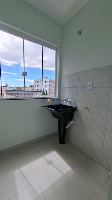 Casa para aluguel no Cordeiros: Área de serviço