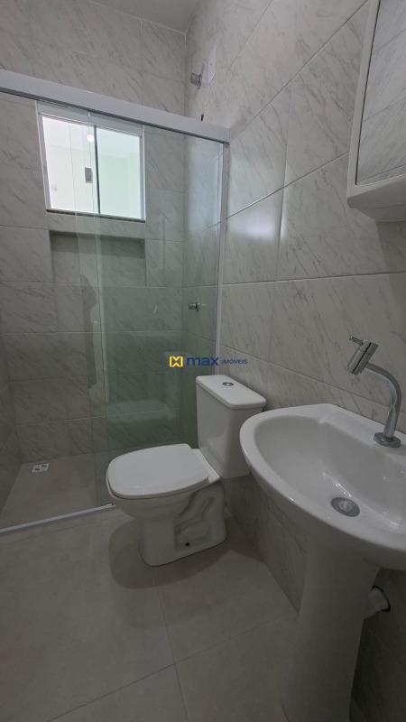 Casa para aluguel no Cordeiros: Banheiro social