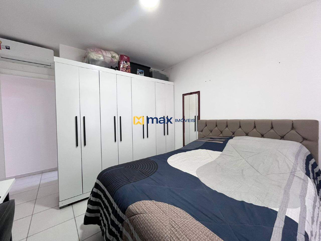 Apartamento à venda no Meia Praia: 