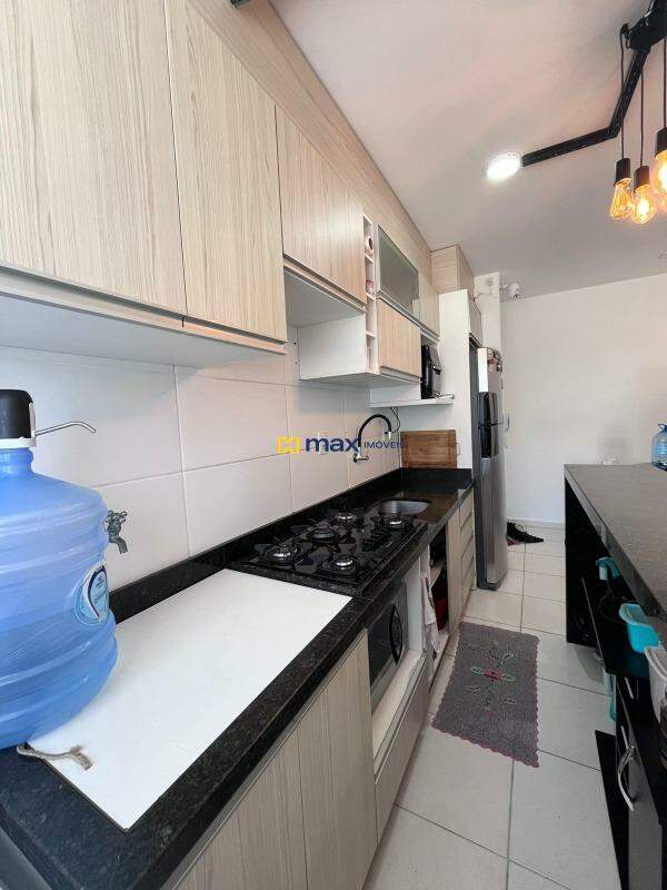 Apartamento à venda no Meia Praia: Cozinha e lavanderia