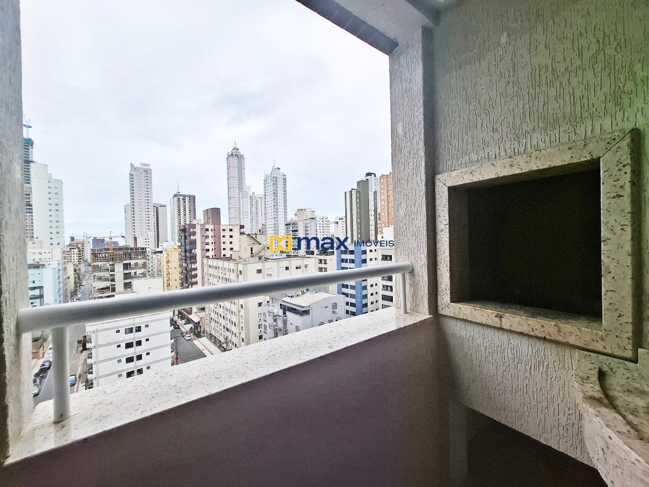 Apartamento à venda no Centro: Sacada com churrasqueira