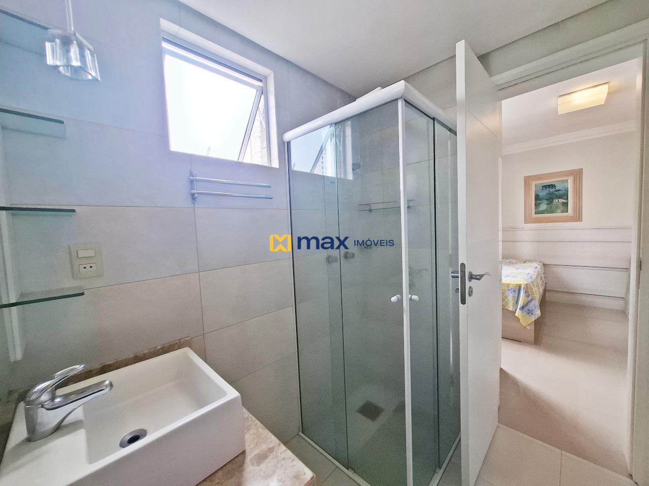 Apartamento à venda no Centro: Banheiro demi suíte