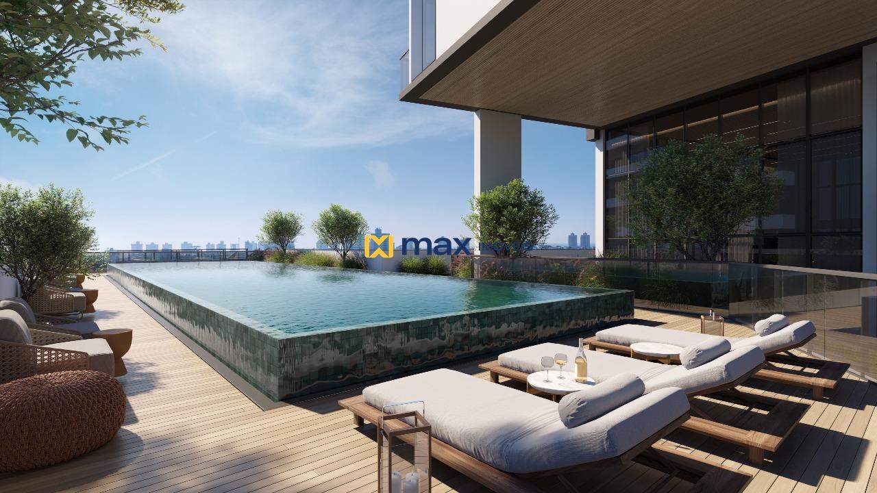 Apartamento à venda no Centro: Piscina adulta com borda infinita