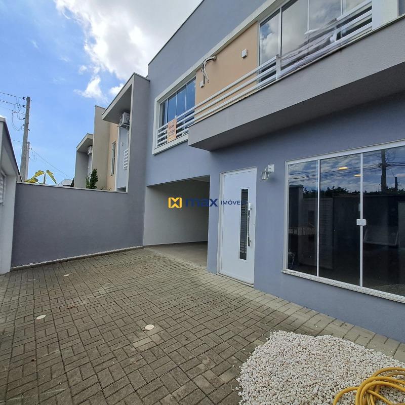 Casa à venda no Meia Praia: Frente