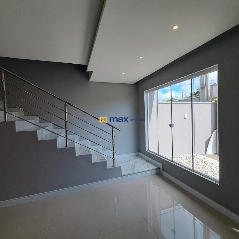 Casa à venda no Meia Praia: living integrado