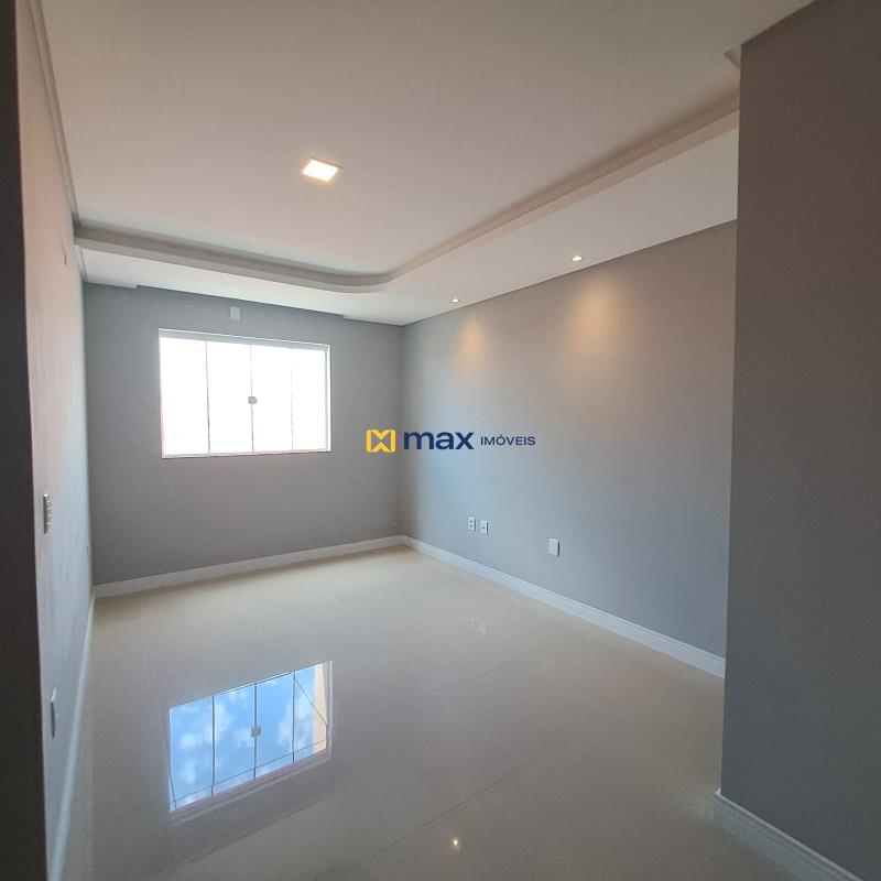 Casa à venda no Meia Praia: Dormitório térreo