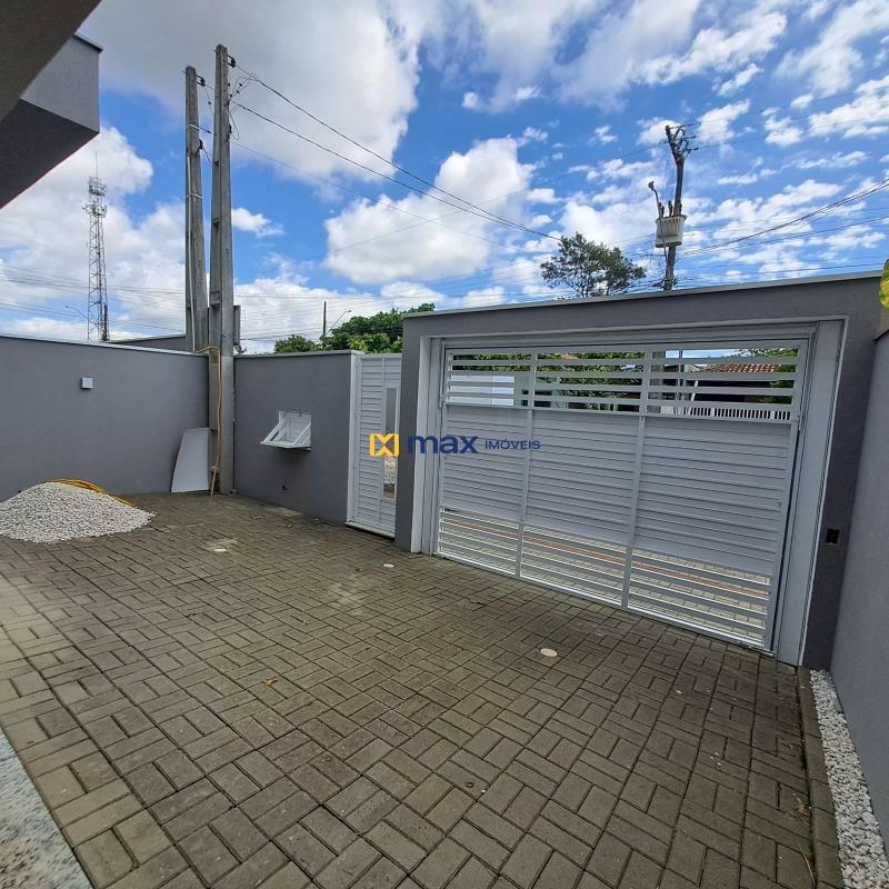 Casa à venda no Meia Praia: Quintal frente