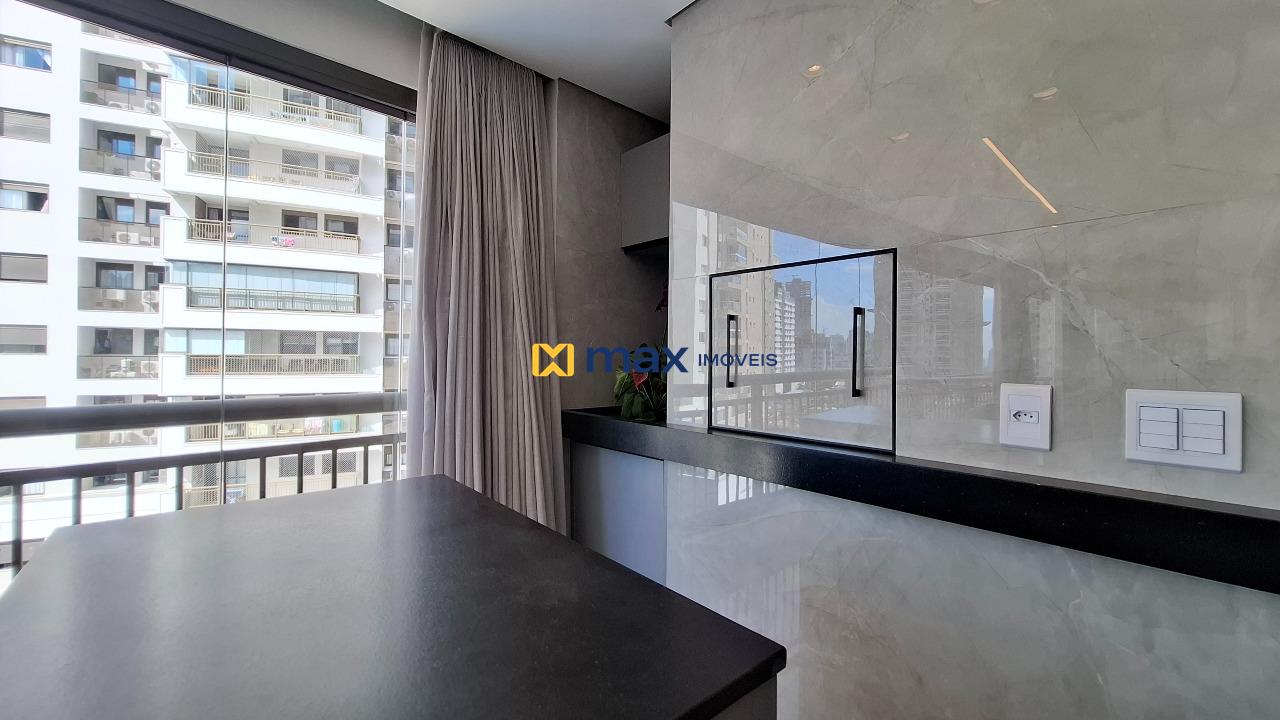 Apartamento à venda no Fazenda: Sacada com churrasqueira