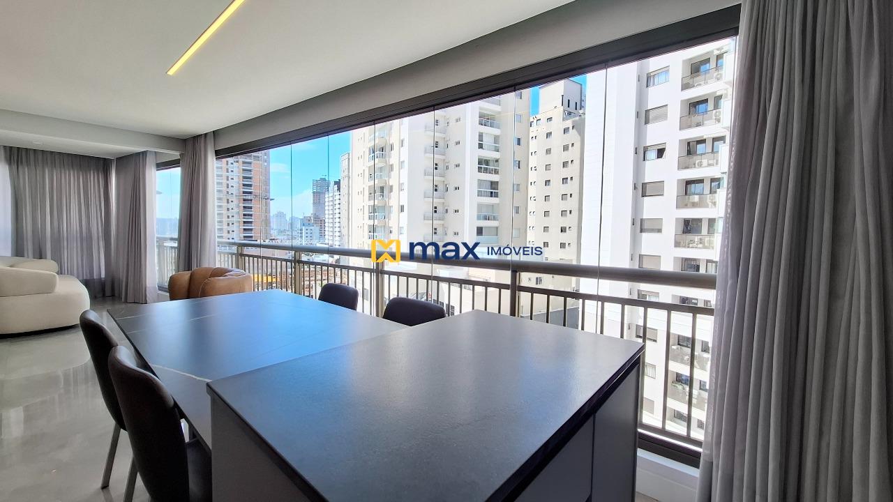 Apartamento à venda no Fazenda: Sacada com churrasqueira