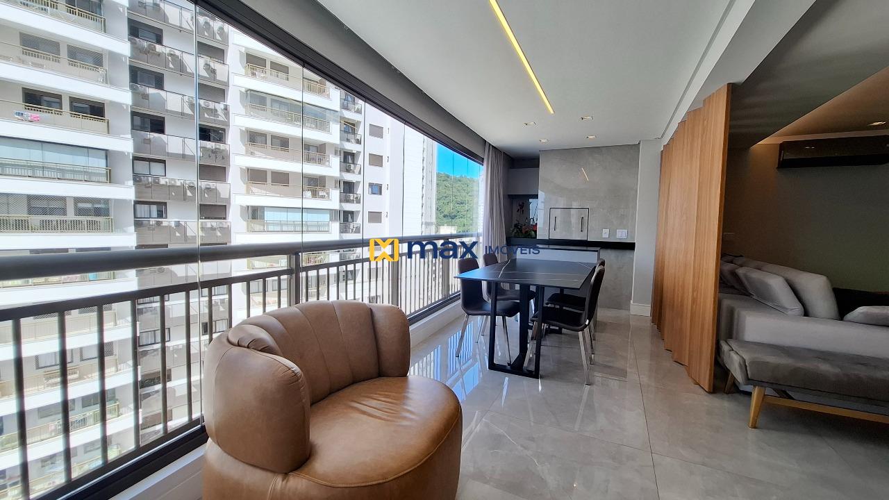 Apartamento à venda no Fazenda: Sacada com churrasqueira