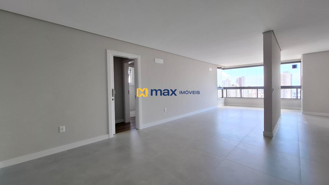 Apartamento à venda no Centro: Living integrado