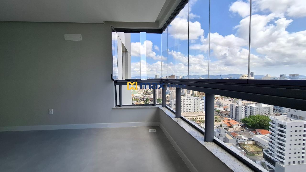 Apartamento à venda no Centro: Sacada com churrasqueira