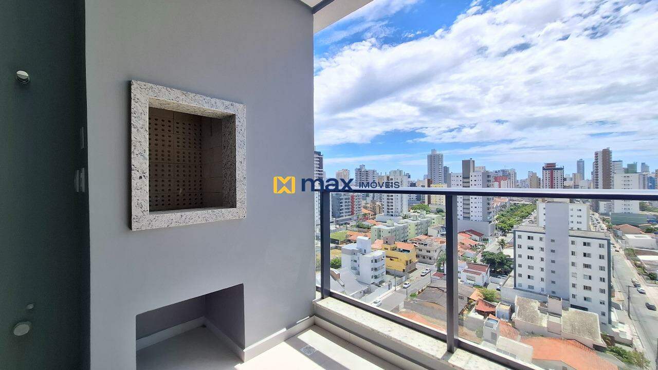 Apartamento à venda no Centro: Sacada com churrasqueira