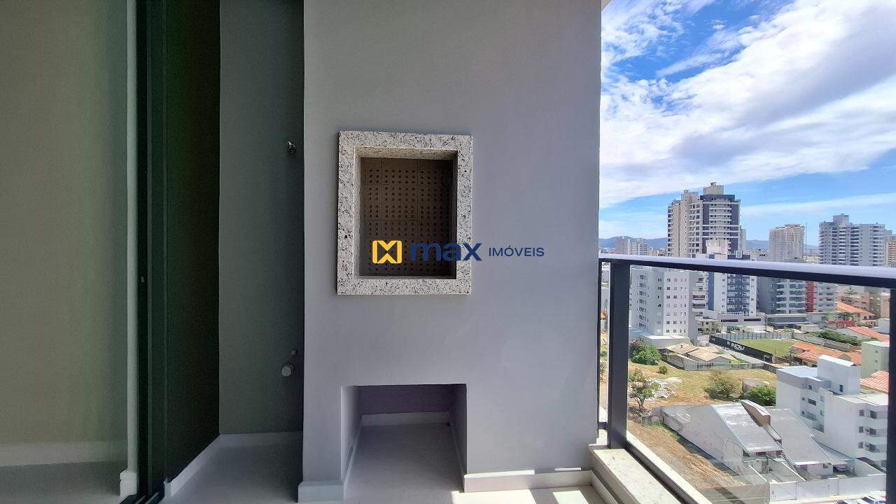 Apartamento à venda no Centro: Sacada com churrasqueira
