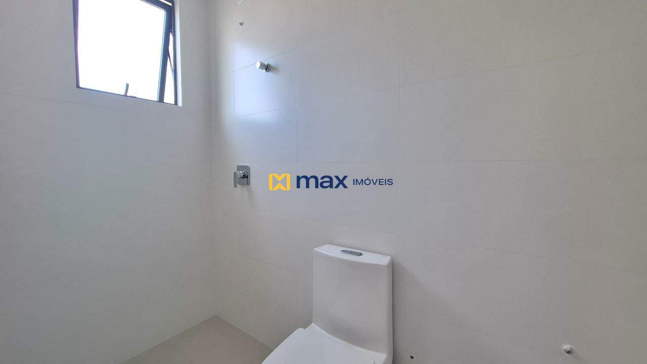 Apartamento à venda no Centro: Banheiro suíte