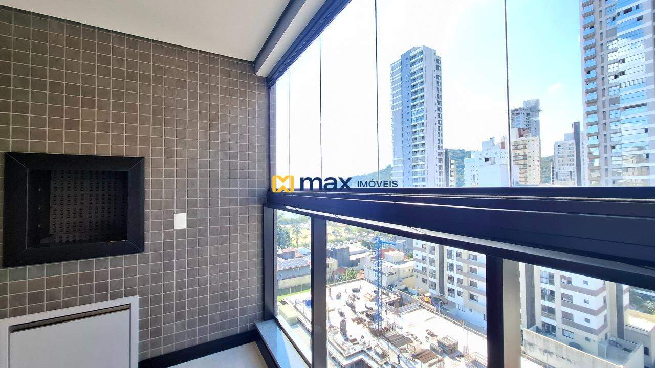 Apartamento à venda no Fazenda: Sacada com churrasqueira