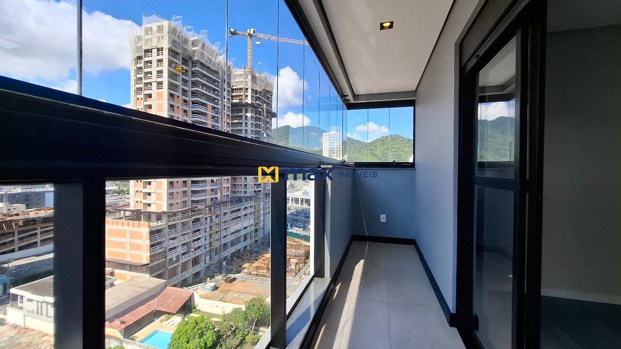 Apartamento à venda no Fazenda: Sacada com churrasqueira