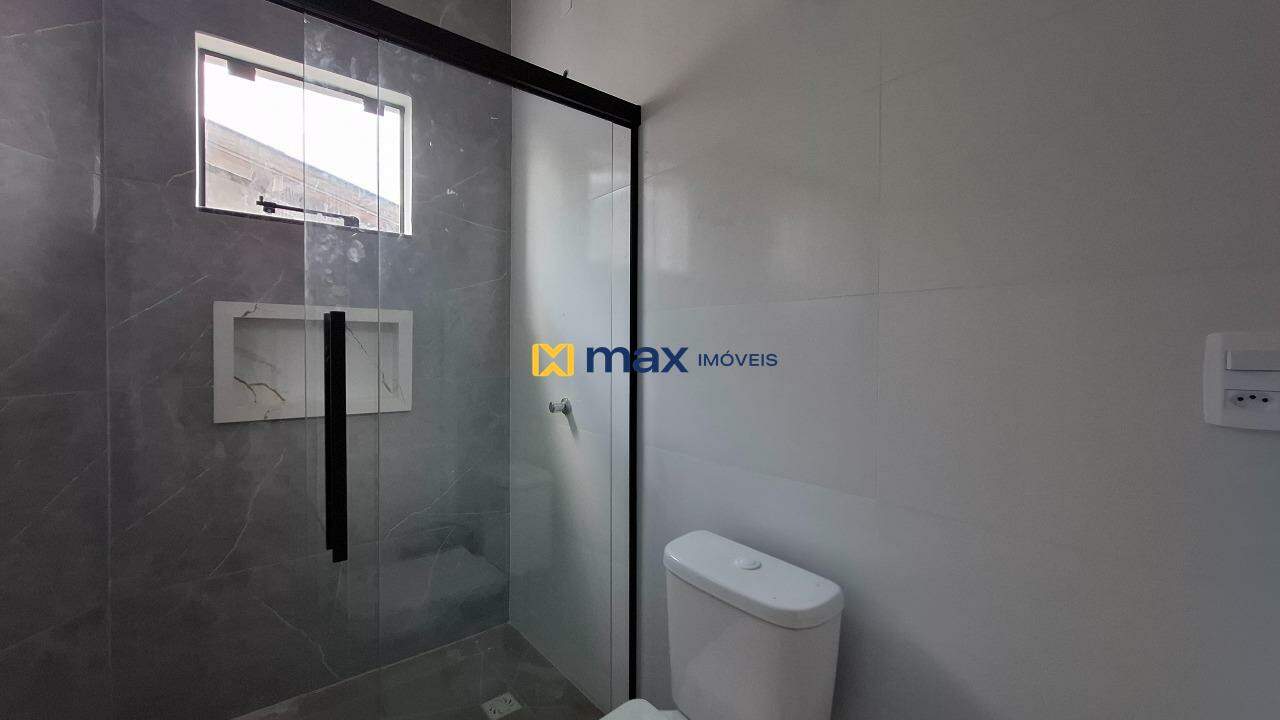 Apartamento à venda no Cordeiros: Banheiro social