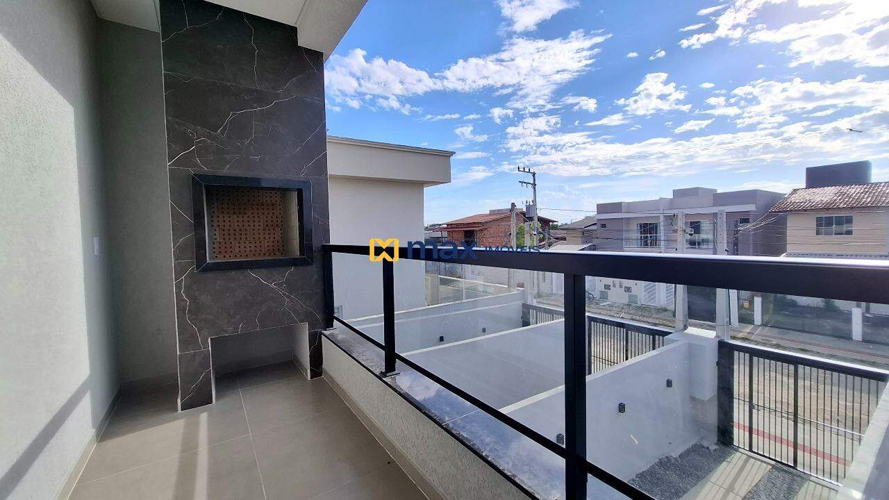 Apartamento à venda no Cordeiros: Sacada com churrasqueira