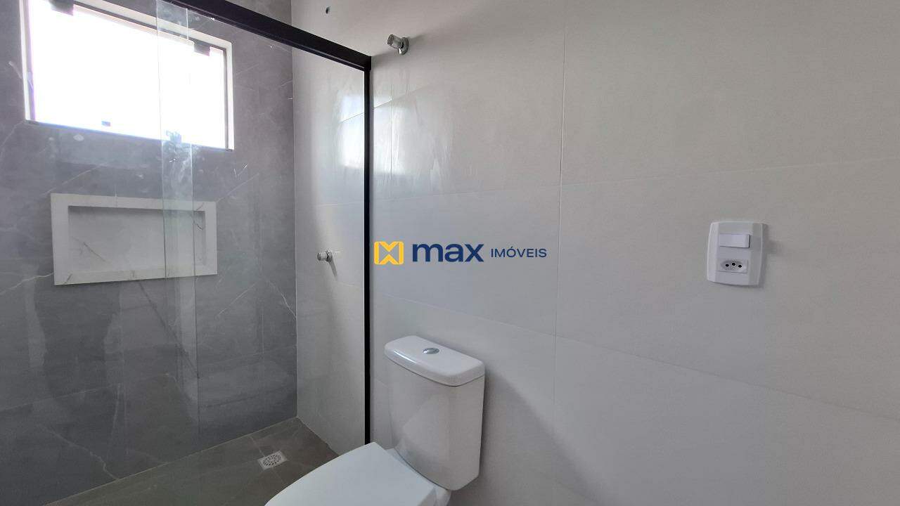 Apartamento à venda no Cordeiros: Banheiro suíte