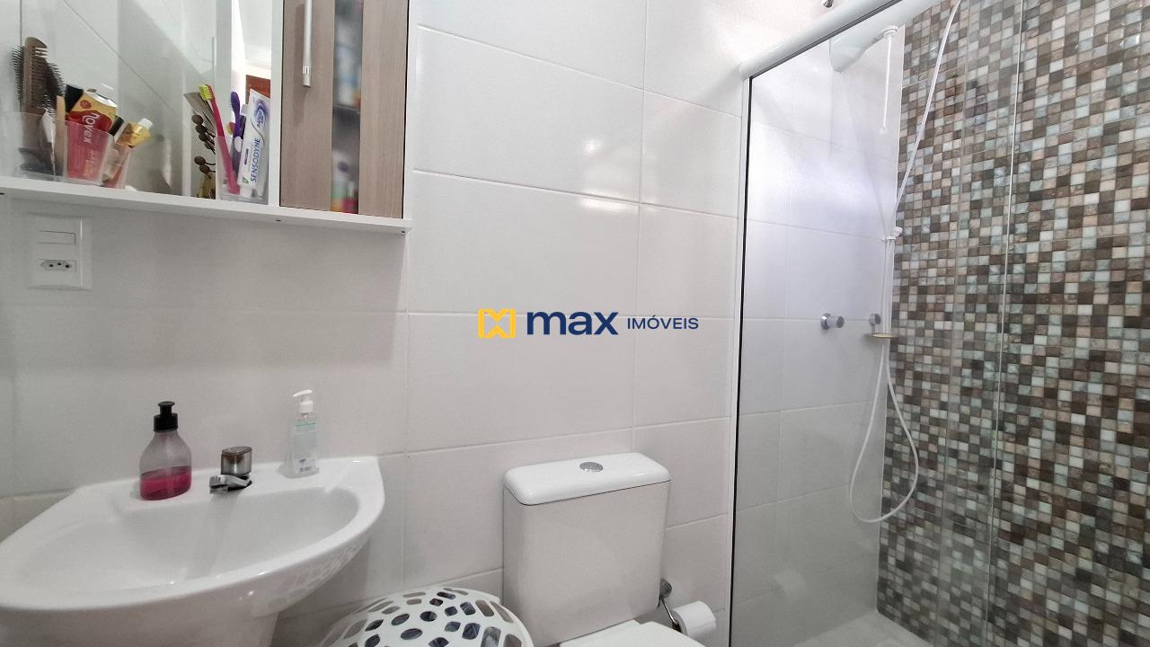 Casa à venda no São João: Banheiro suíte