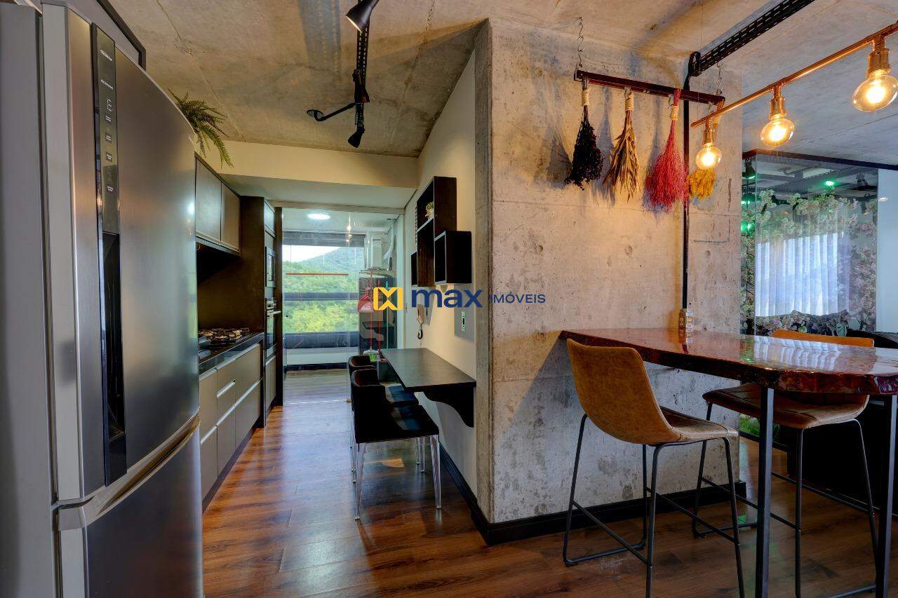 Apartamento à venda no Praia Brava: Living integrado