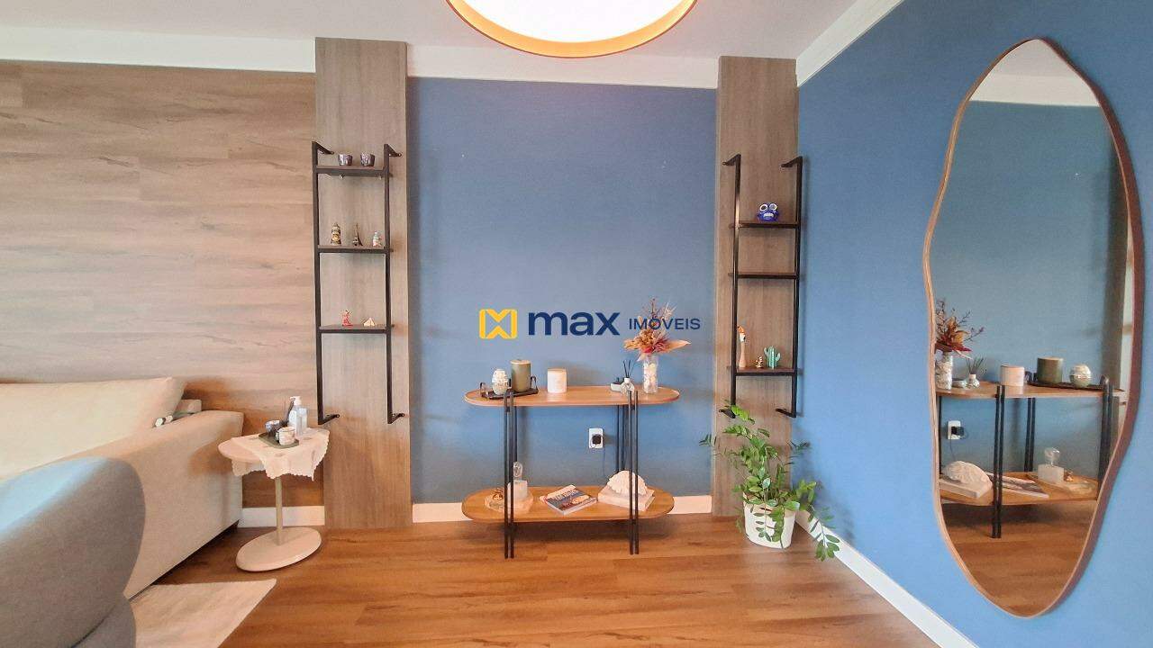 Apartamento à venda no Pioneiros: Living integrado