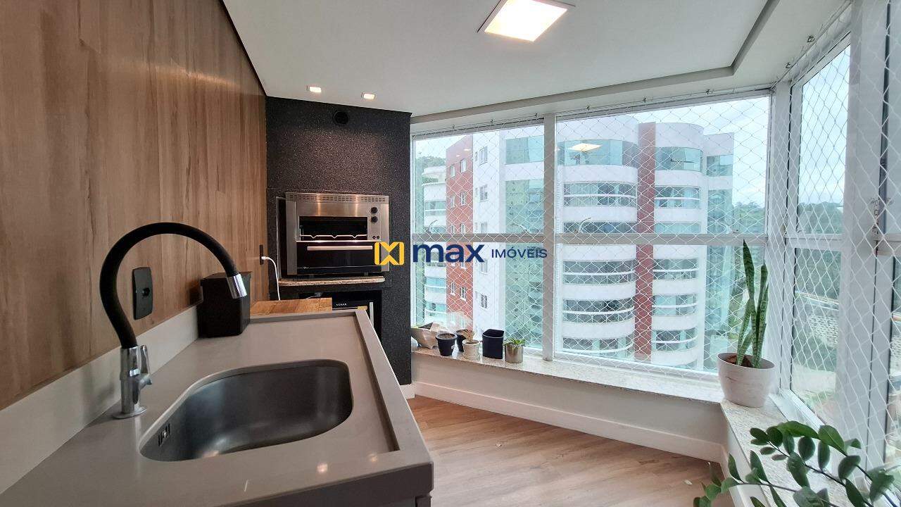 Apartamento à venda no Pioneiros: Sacada com churrasqueira