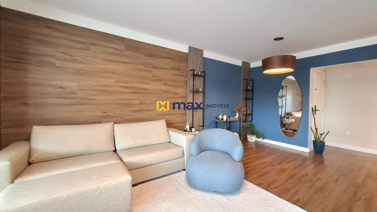 Apartamento à venda no Pioneiros: Living integrado