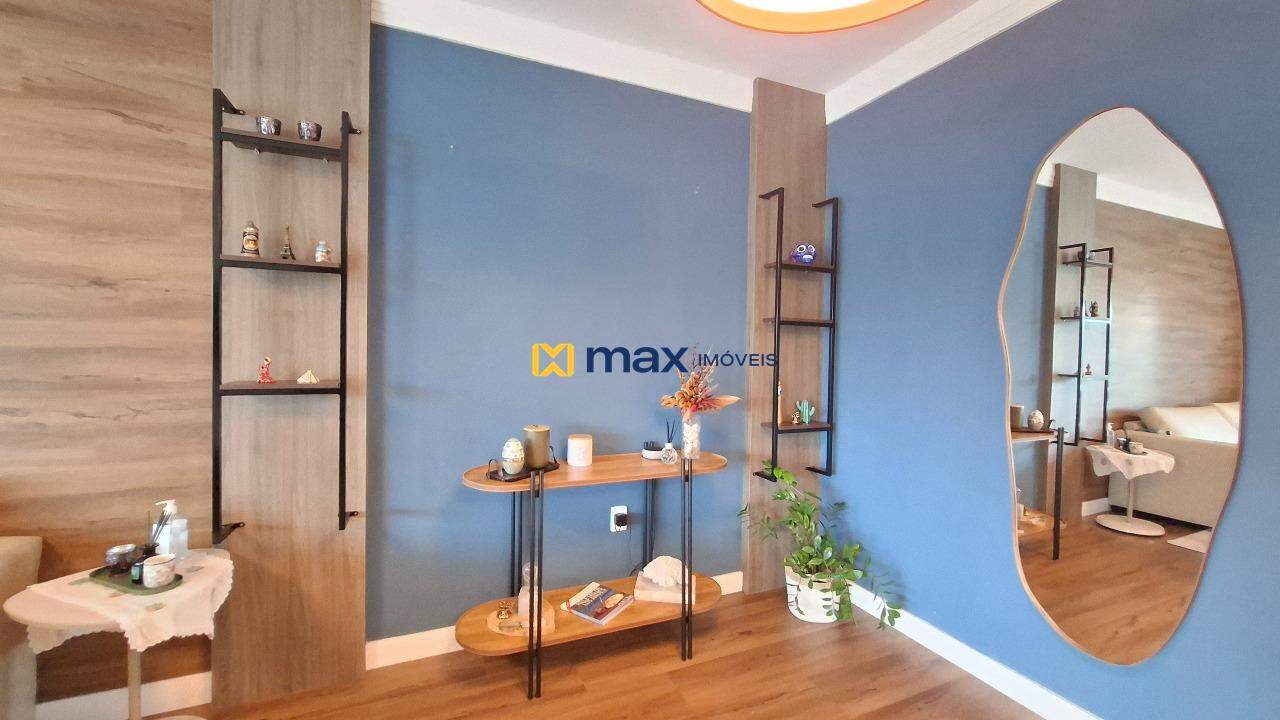 Apartamento à venda no Pioneiros: Living integrado