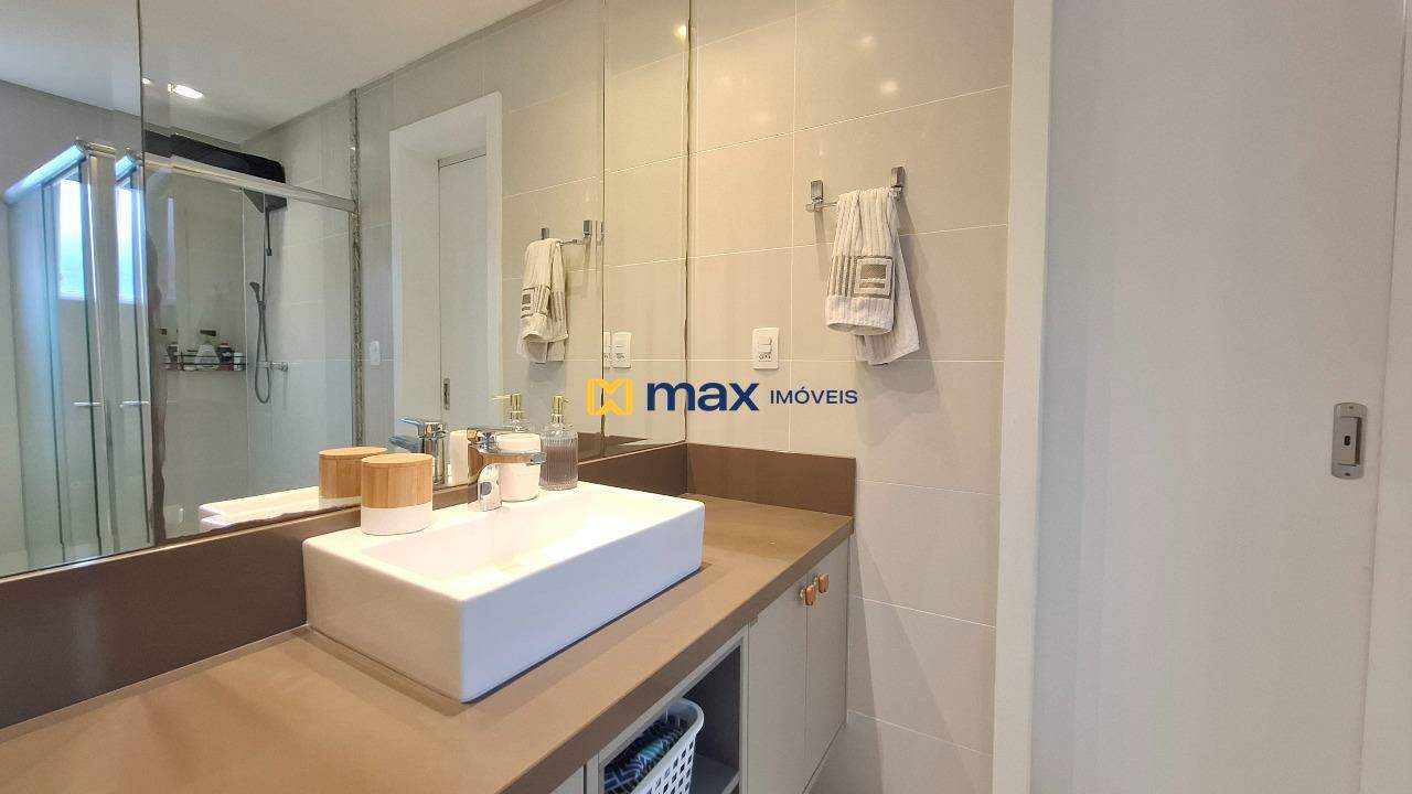 Apartamento à venda no Pioneiros: Banheiro - Demi-suítes