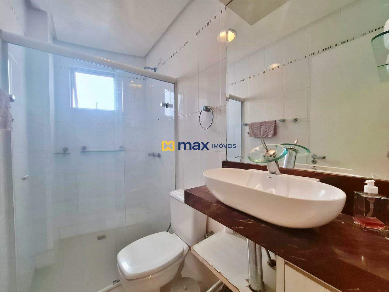 Apartamento para aluguel no Pioneiros: Banheiro Suíte