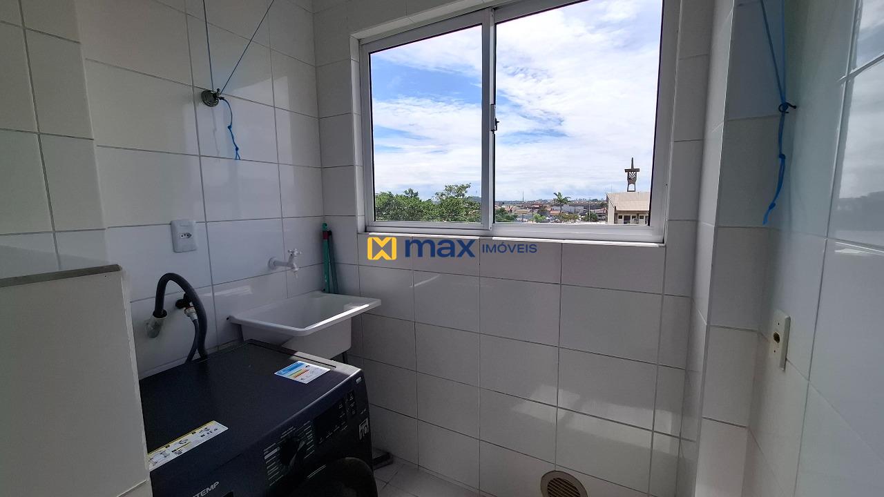 Apartamento para aluguel no Cordeiros: Lavanderia