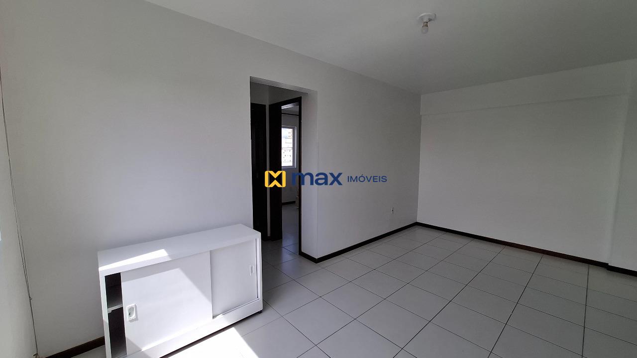 Apartamento para aluguel no Cordeiros: Sala de Estar e Jantar