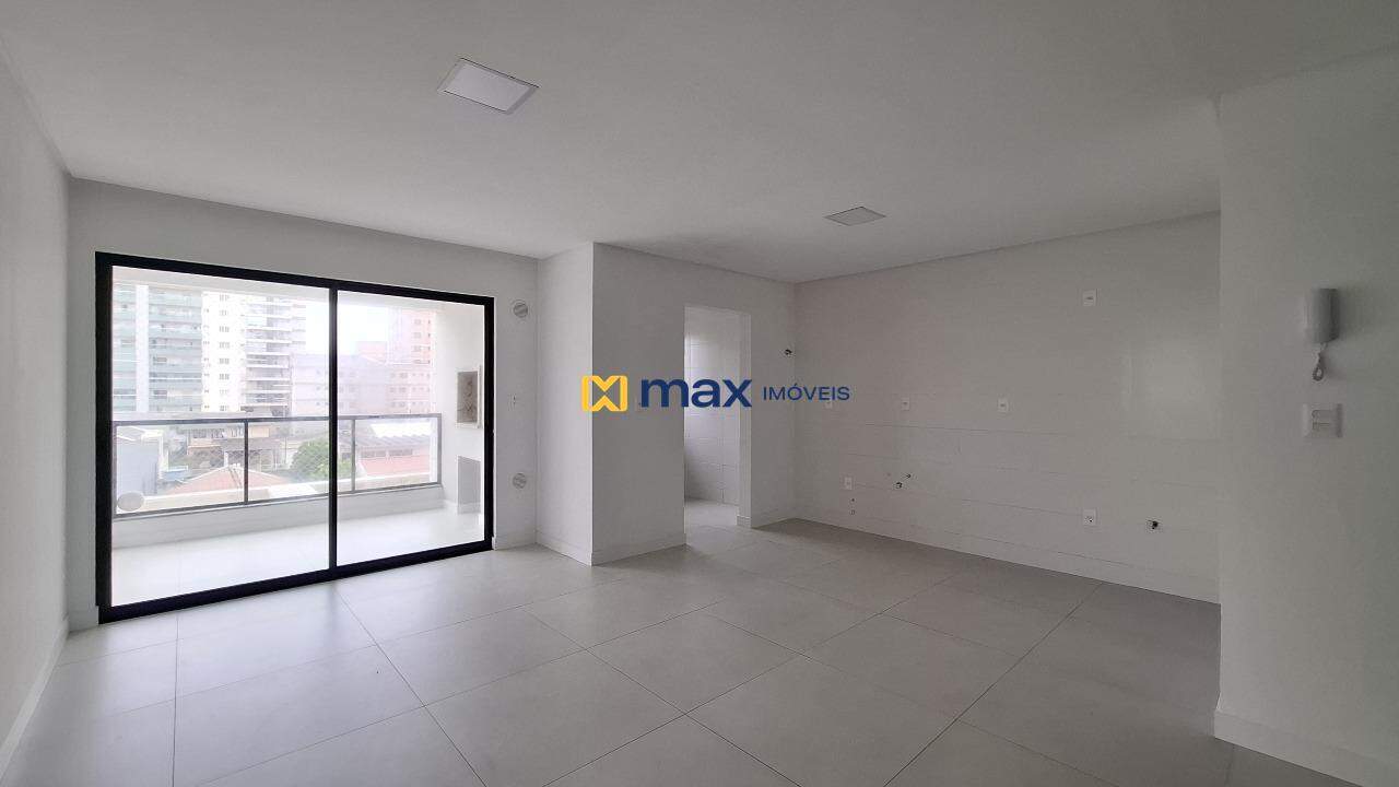 Apartamento para aluguel no Centro: Sala de estar e jantar integrada