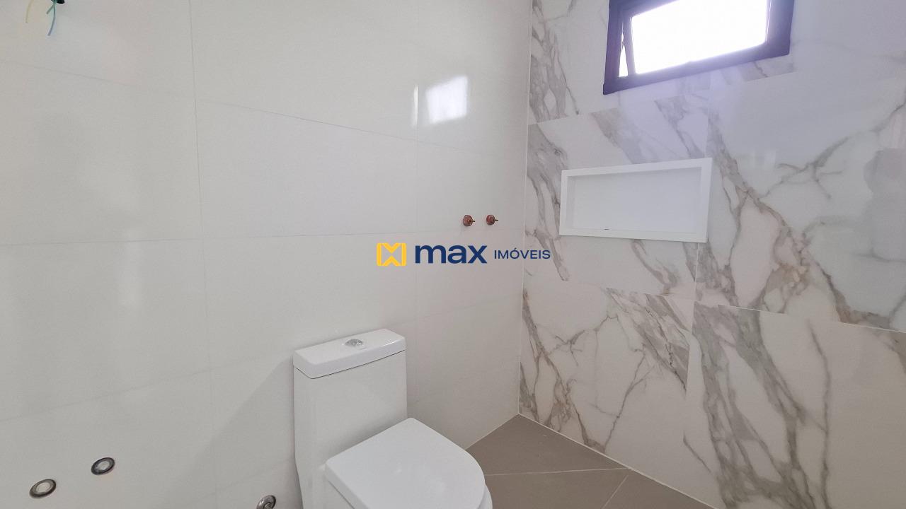 Casa à venda no São João: Banheiro suíte