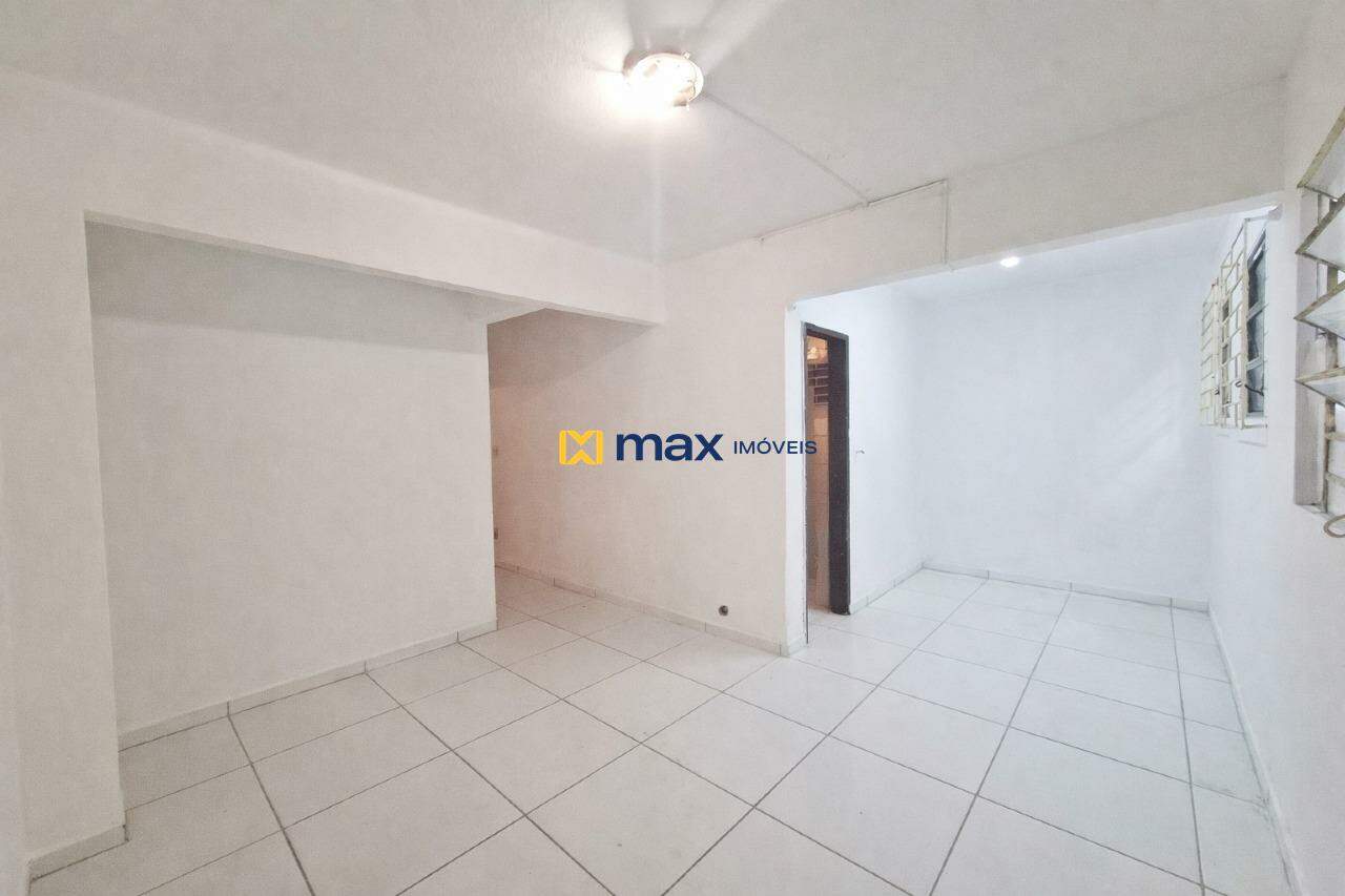 Sala à venda no Centro: Sala Fundos