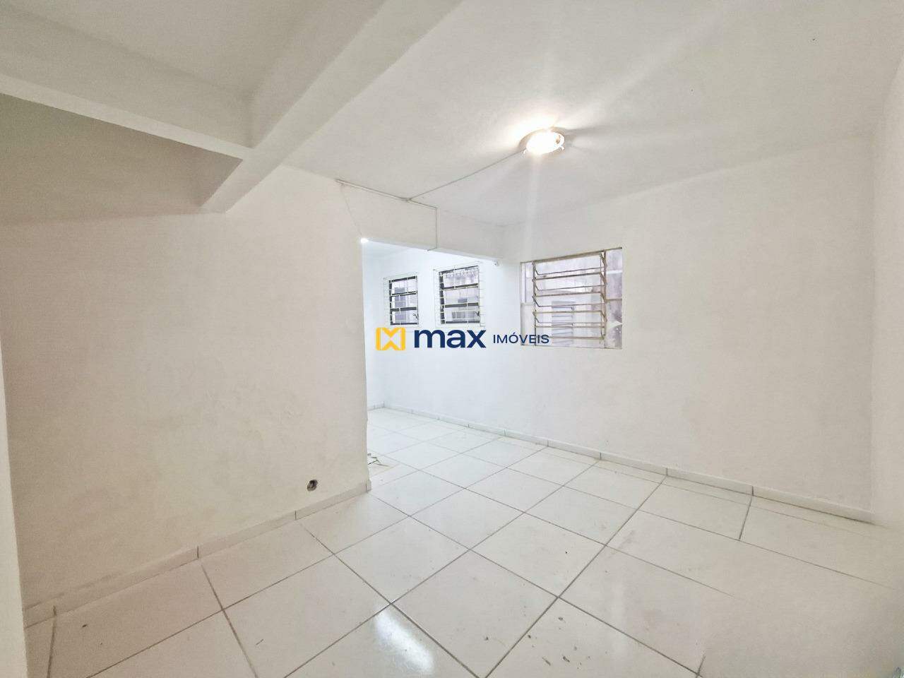 Sala à venda no Centro: Sala Fundos