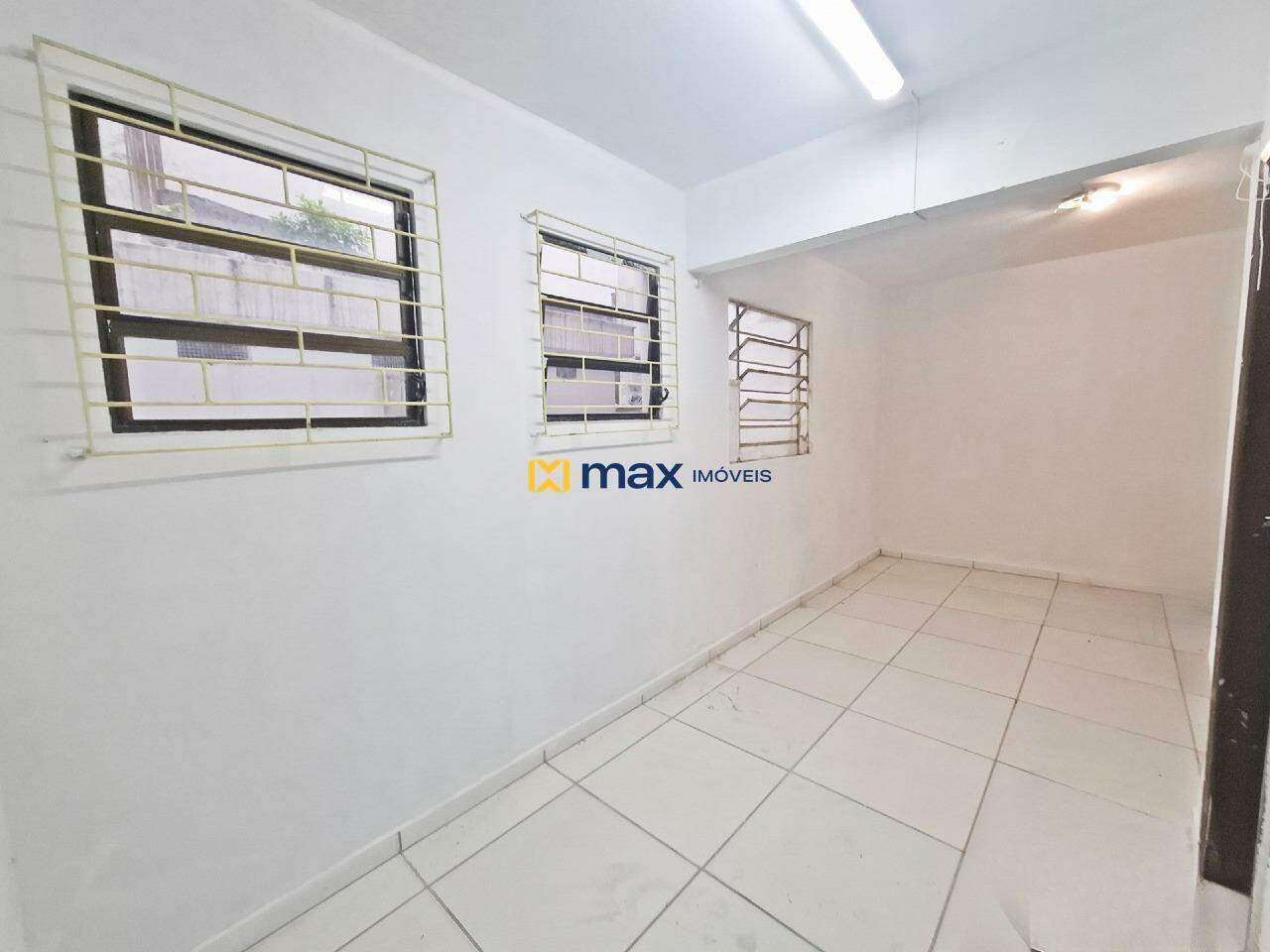 Sala à venda no Centro: Sala Fundos
