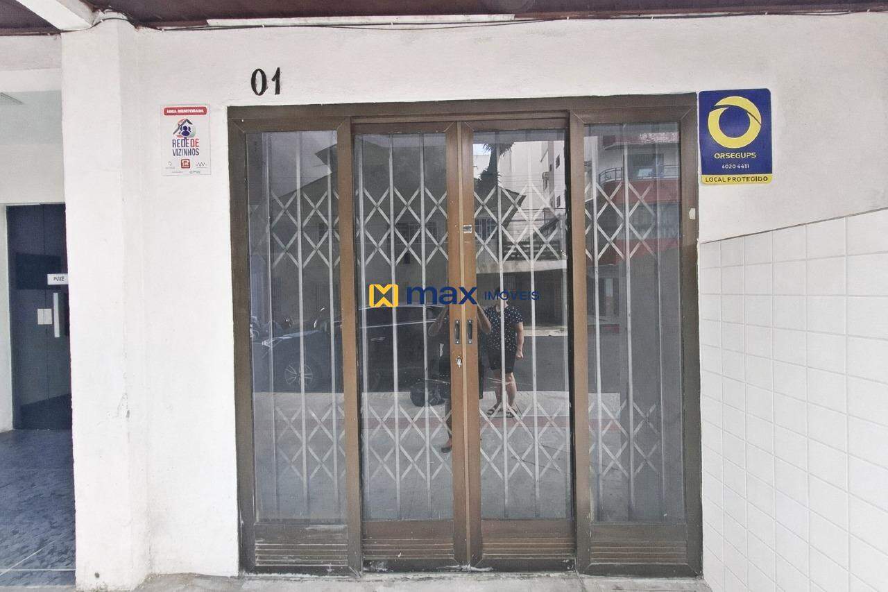 Sala à venda no Centro: Fachada