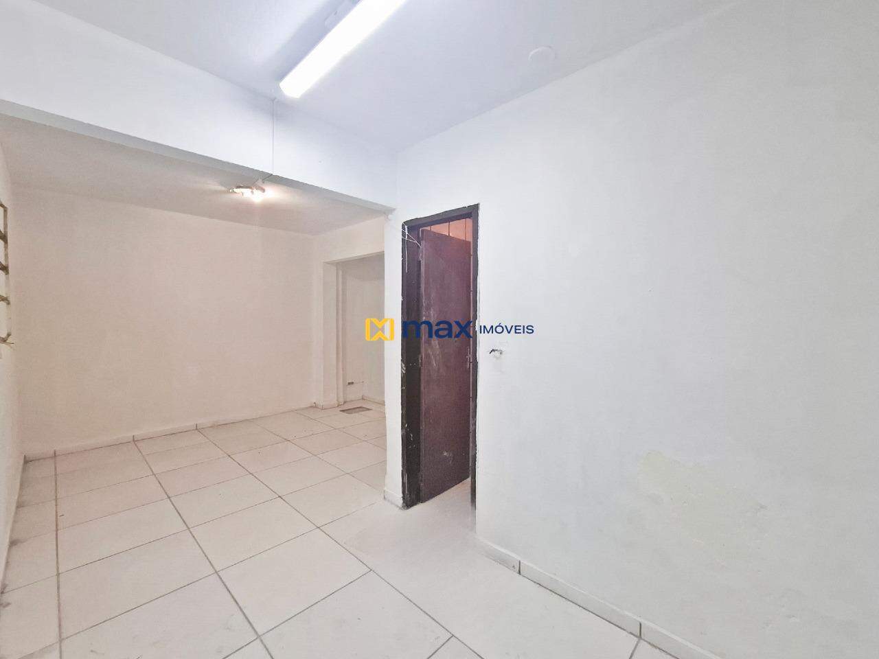 Sala à venda no Centro: Sala Fundos