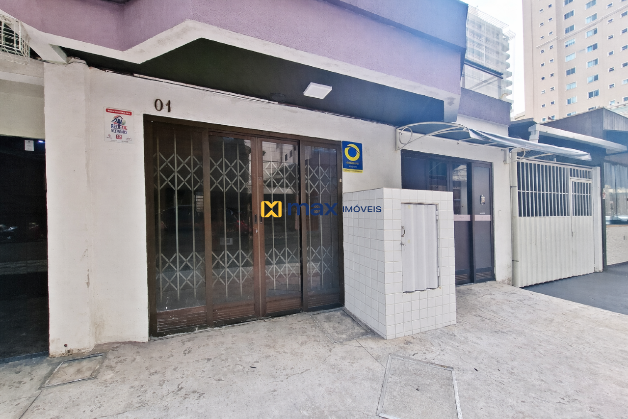 Sala à venda no Centro: Fachada