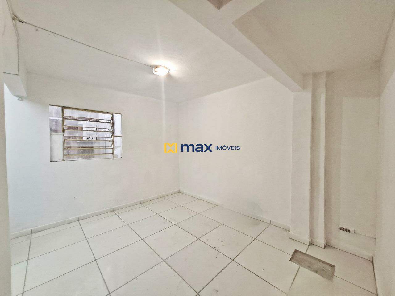 Sala à venda no Centro: Sala Fundos