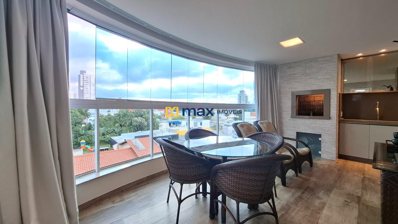 Apartamento à venda no Vila Operária: Sacada com churrasqueira