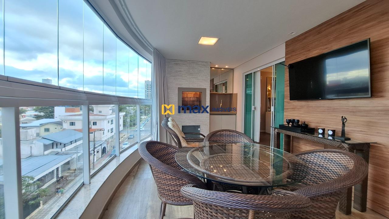 Apartamento à venda no Vila Operária: Sacada com churrasqueira