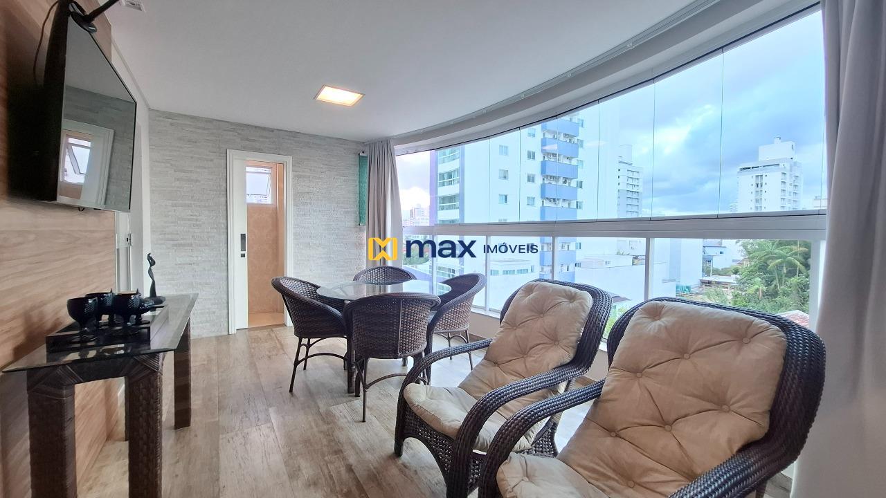 Apartamento à venda no Vila Operária: Sacada com churrasqueira