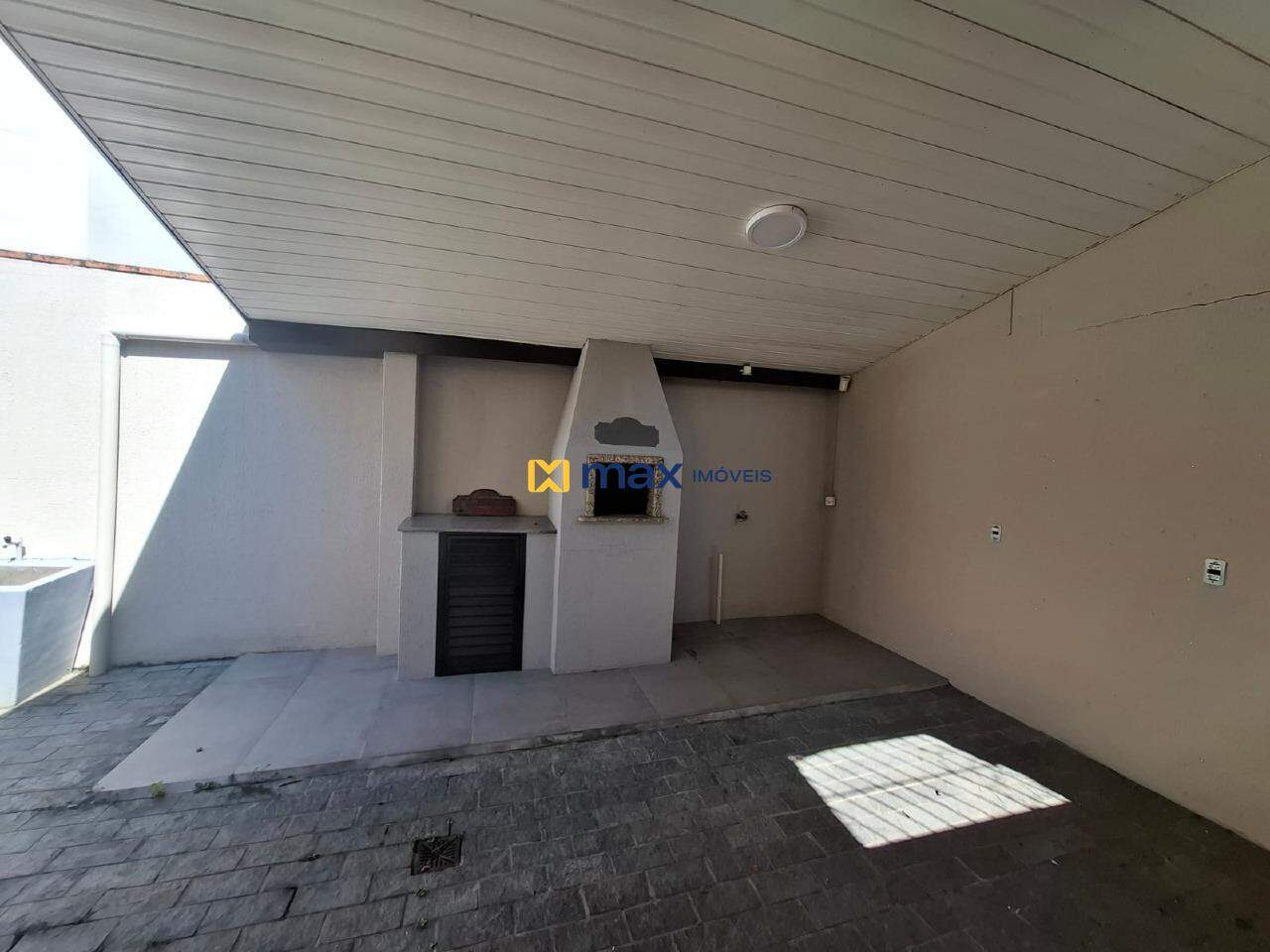 Casa Comercial para aluguel no Centro: Área Externa 