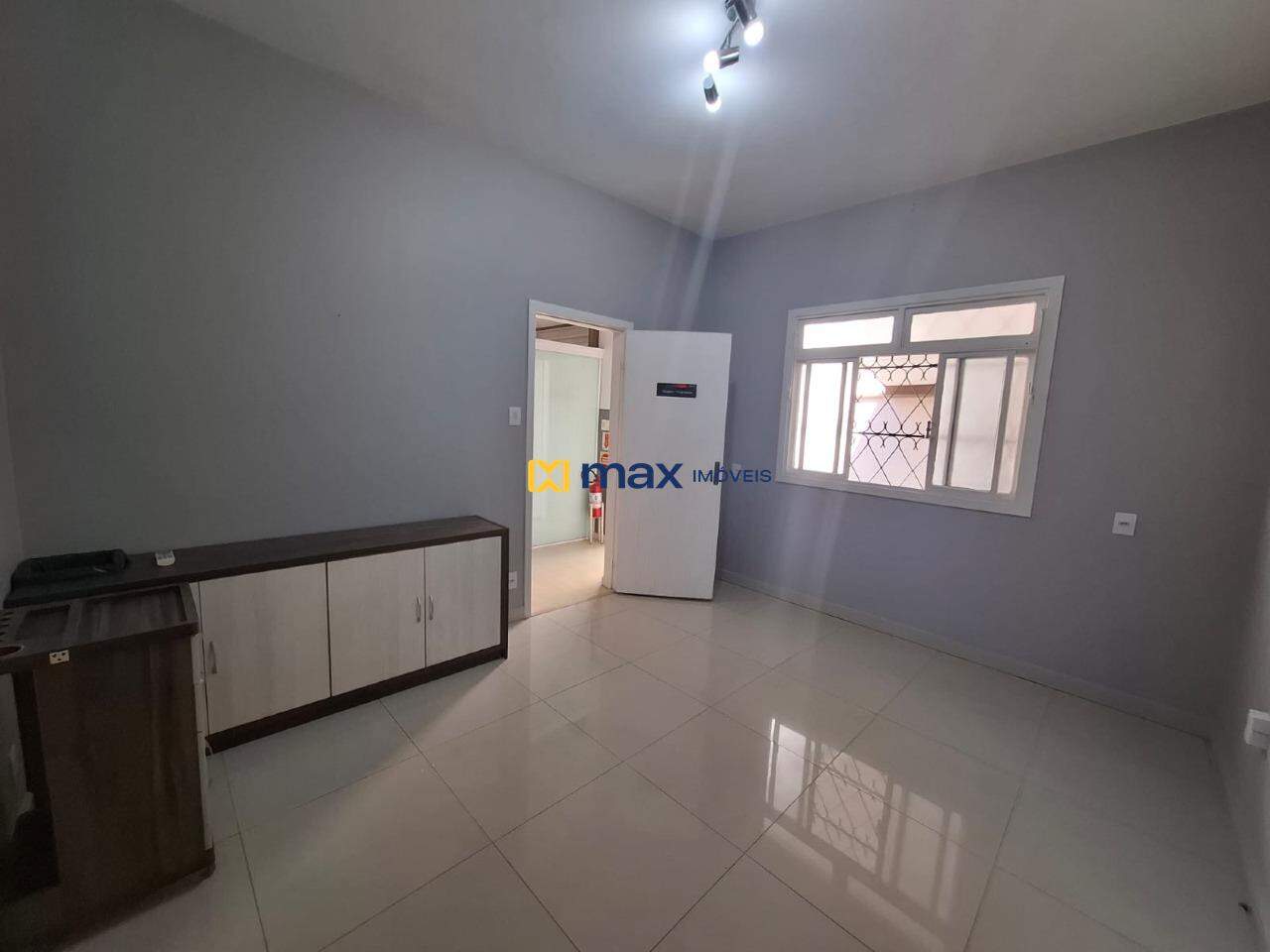 Casa Comercial para aluguel no Centro: Sala