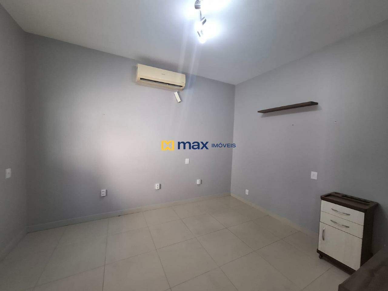 Casa Comercial para aluguel no Centro: Sala