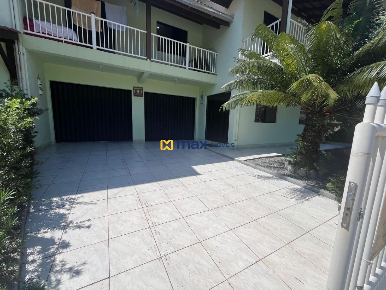 Casa para aluguel no Gravatá: Garagem descoberta 